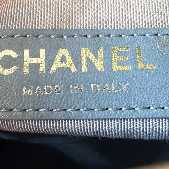 Chanel *Runway* Paris-Dubai Small CC Boy Bag Bronze Gold Metallic Series 20 - Picture 6 of 14